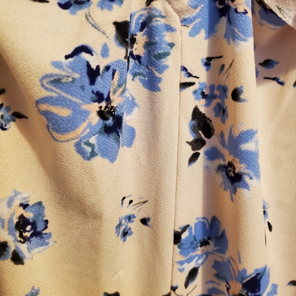 Cold Shoulder Maternity Shirt - Picture 2 of 3